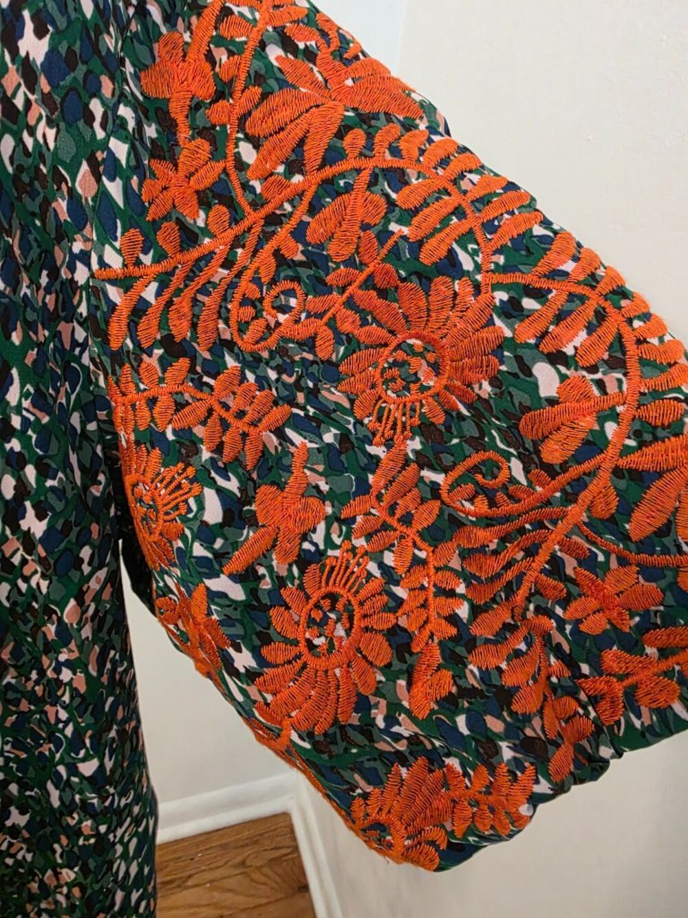 THML Embroidered Puff Sleeve Blouse Green Abstract Print Orange Floral Size L - Picture 7 of 8